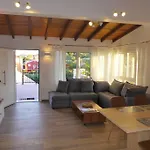 En-Ikia: Spacious And Comfortable 2 Bedroom Apartment