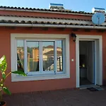 En-Ikia: Spacious And Comfortable 2 Bedroom Apartment